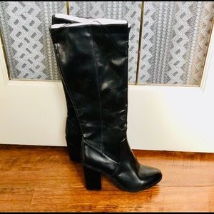 Knee High Heeled Black Boots